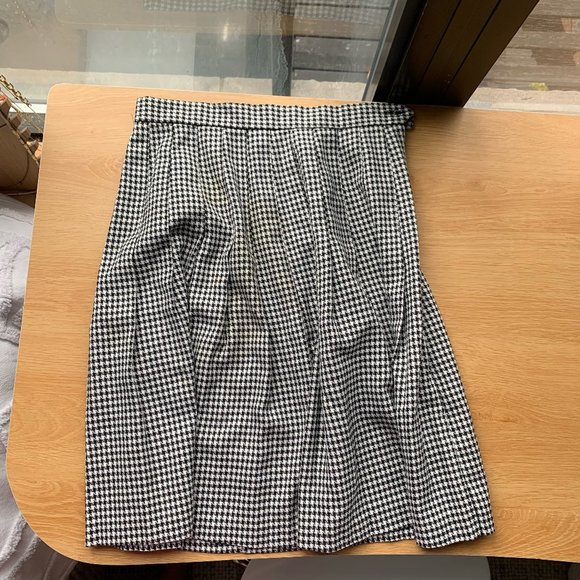 The Vintage Twin Mid-Length Houndstooth Pleated Skirt - Picture 4 of 4